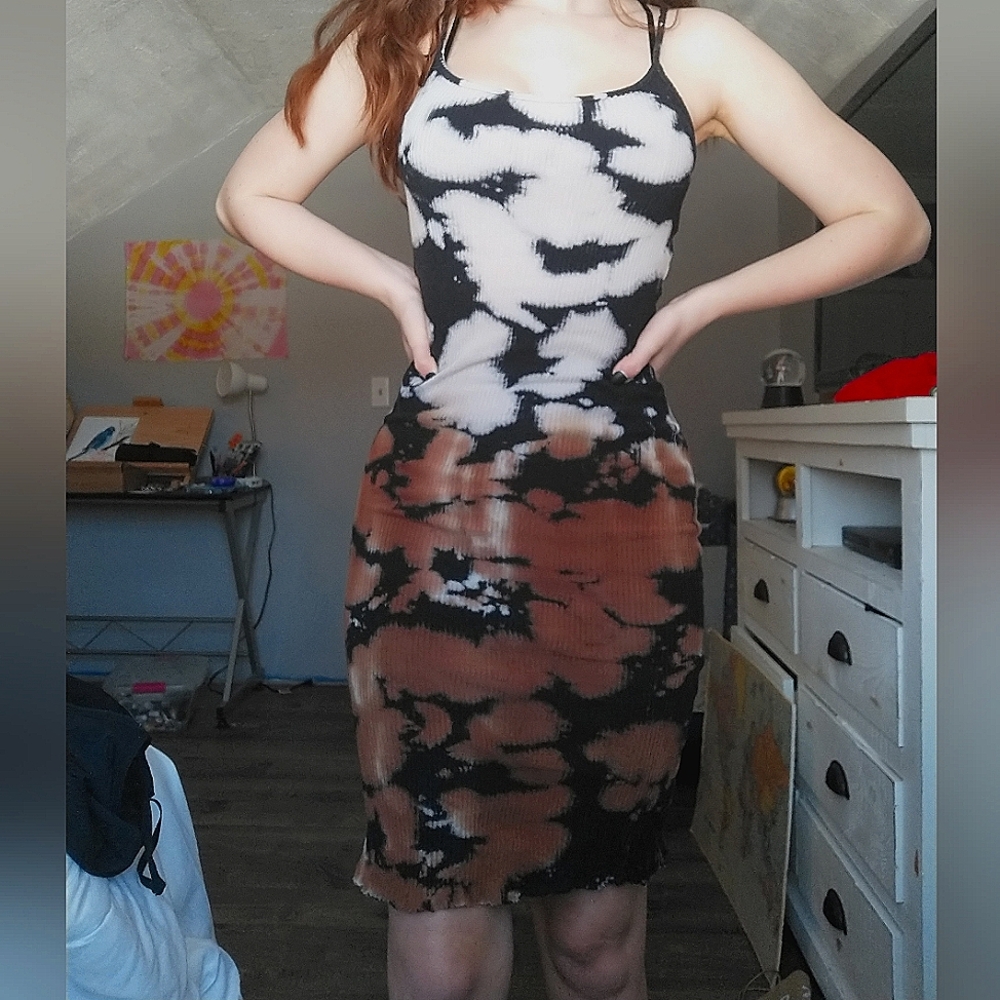 Dress - Picture 4 of 5